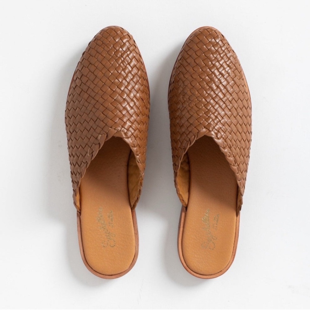 Seychelles Brown Woven Flats - Picture 2 of 10